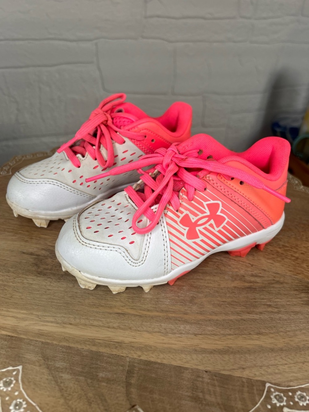 Under Armour Kids White and Neon Pink Soccer Cleats